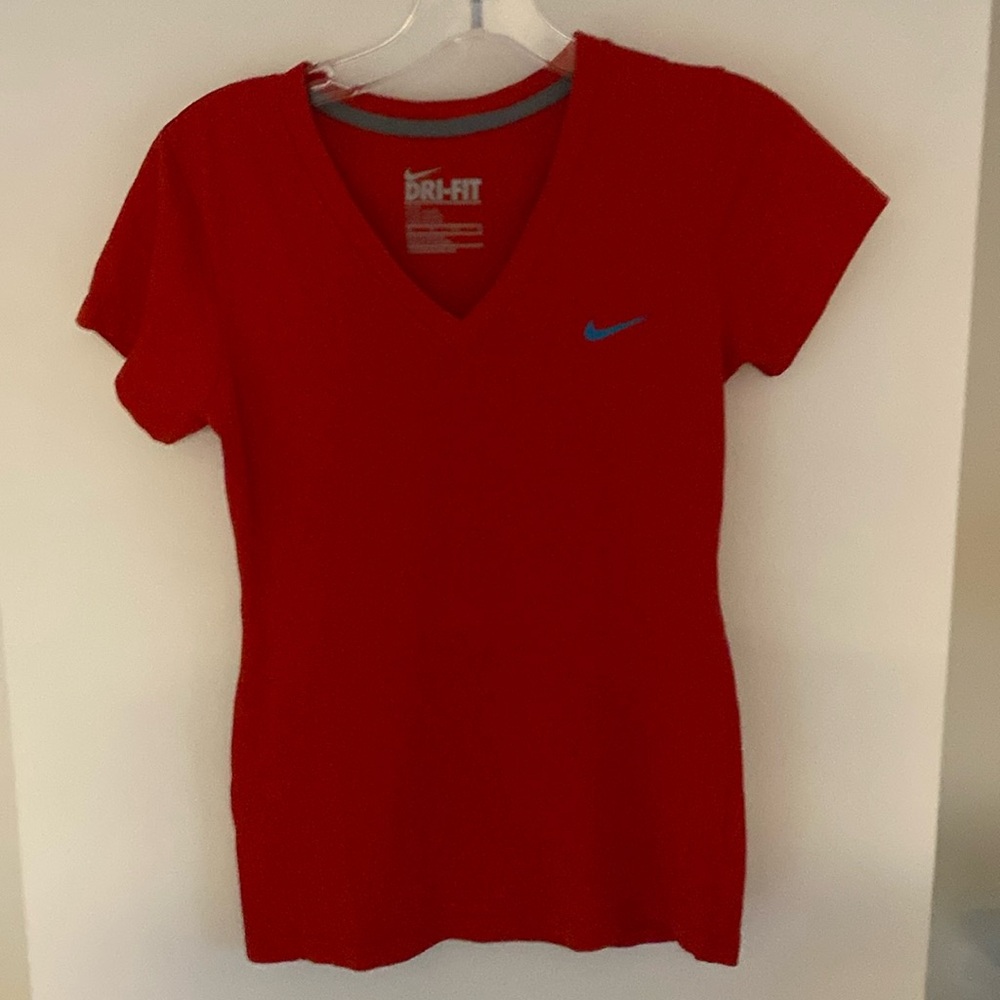 NIKE DRI-FIT vneck tee shirt red XS